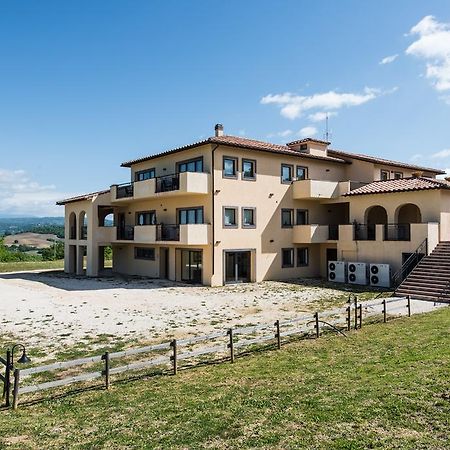 Апартаменти Residenze Pianetti Манчіано Екстер'єр фото