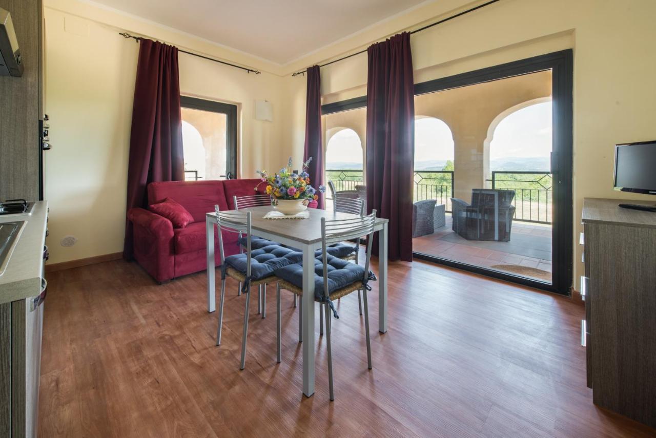 Апартаменти Residenze Pianetti Манчіано Екстер'єр фото