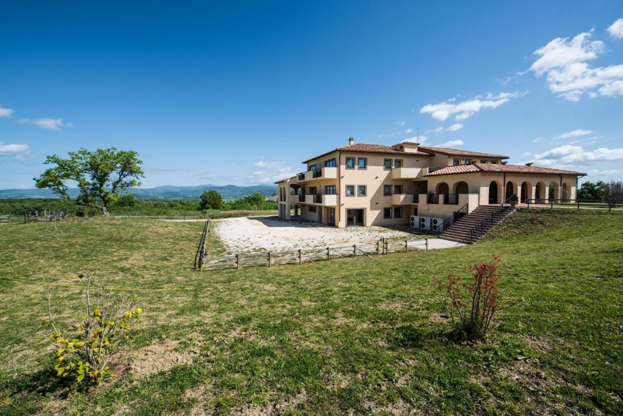 Апартаменти Residenze Pianetti Манчіано Екстер'єр фото