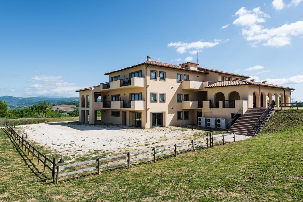 Апартаменти Residenze Pianetti Манчіано Екстер'єр фото